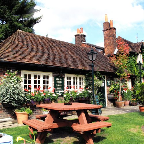 Hundreds of hospitality businesses urge the PM to lower VAT